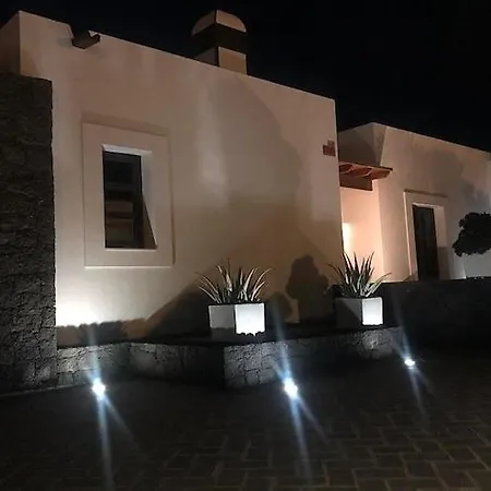 Beautiful In With Pool Playa Blanca (Lanzarote)