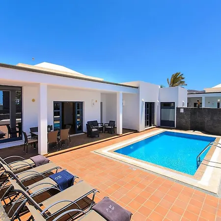 Beautiful In With Pool Playa Blanca (Lanzarote)