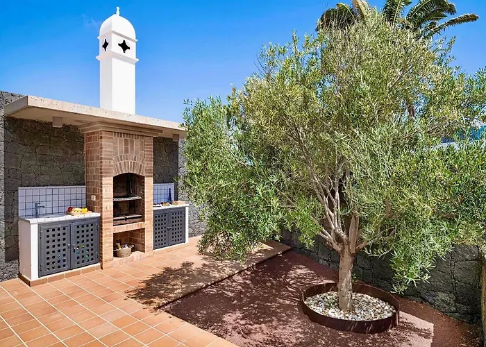 Beautiful In With Pool Feriehus Playa Blanca (Lanzarote)