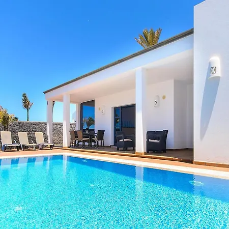 Beautiful In With Pool Vakantiehuis