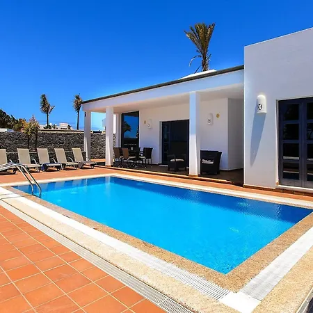 Beautiful In With Pool Vakantiehuis