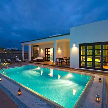 Beautiful In With Pool Vakantiehuis *