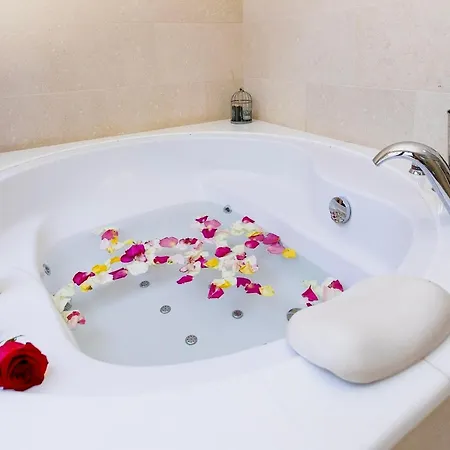 Beautiful In With Pool Casa vacanze *