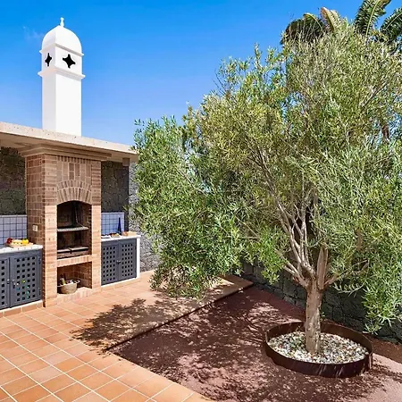 Beautiful In With Pool Tatil Evi Playa Blanca