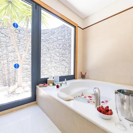 Tatil Evi Beautiful In With Pool