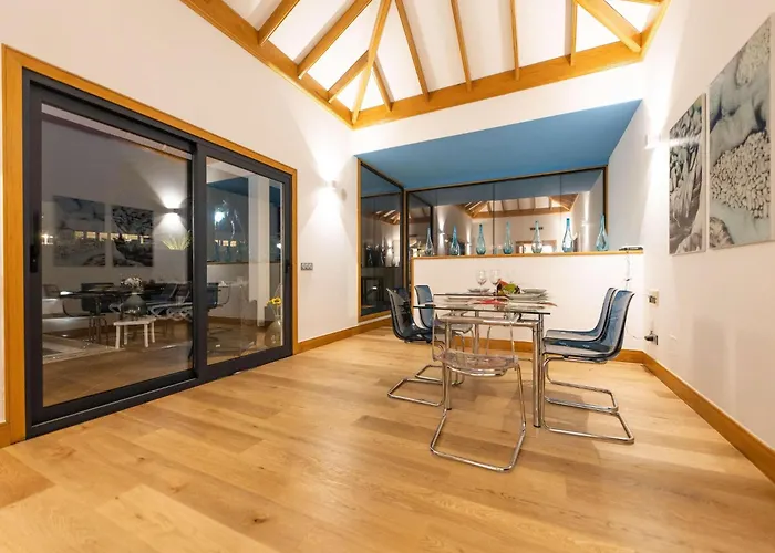 Beautiful In With Pool *